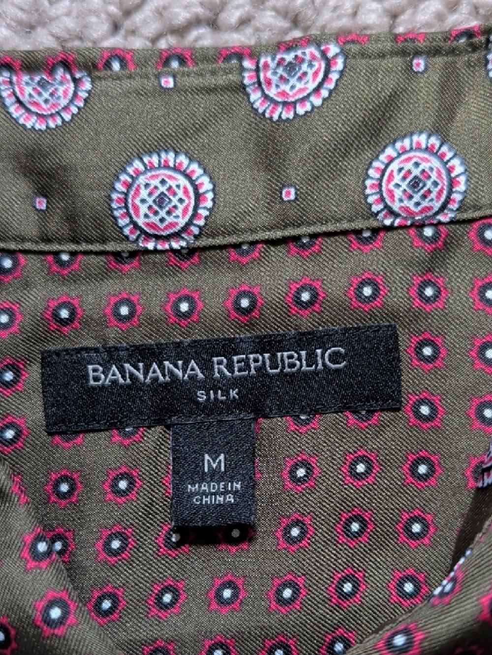 Banana Republic Olive Green Button-Down Shirt with Pink Dot Medallion Print M - Picture 2 of 14